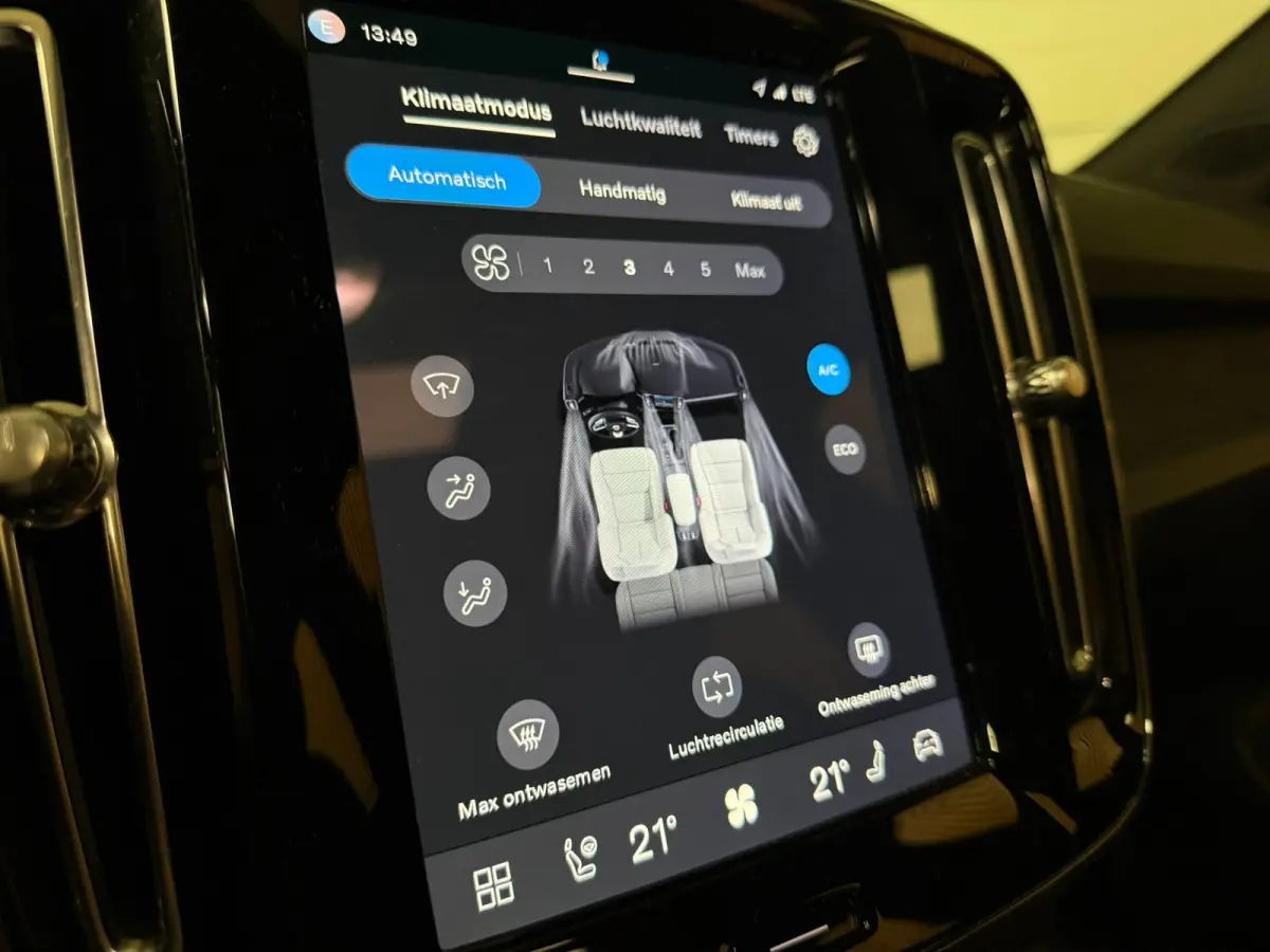 Recharge Plus 69 kWh | All-season banden | Parkeercamera | Adaptieve Cruise Control | Pilot Assist | Stoel en Stuurwielverwarming | Panoramadak | 19 Inch | Zitting verlenging voorstoelen | B