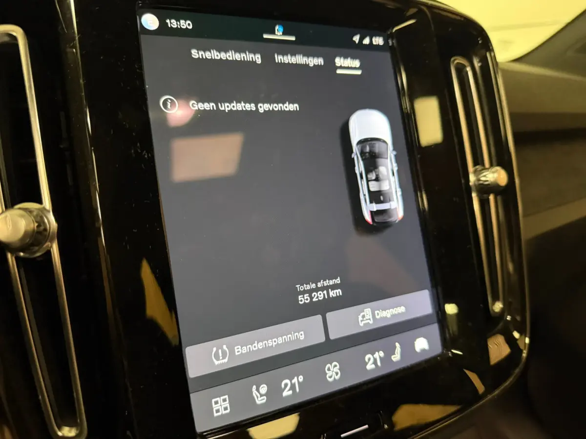 Recharge Plus 69 kWh | All-season banden | Parkeercamera | Adaptieve Cruise Control | Pilot Assist | Stoel en Stuurwielverwarming | Panoramadak | 19 Inch | Zitting verlenging voorstoelen | B