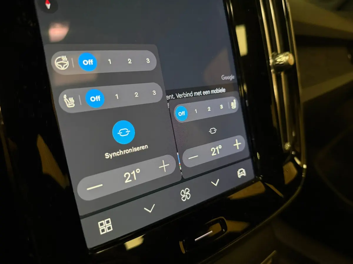 Recharge Plus 69 kWh | All-season banden | Parkeercamera | Adaptieve Cruise Control | Pilot Assist | Stoel en Stuurwielverwarming | Panoramadak | 19 Inch | Zitting verlenging voorstoelen | B