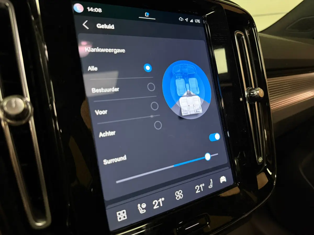 Pro | Trekhaak | Schuifdak | 360° Camera | Harman Kardon | Adaptieve Cruise Control | Bestuurdersstoel elektrisch geheugen | Stoel en Stuurwielverwarming | 20 Inch | Passagiersstoel elektri