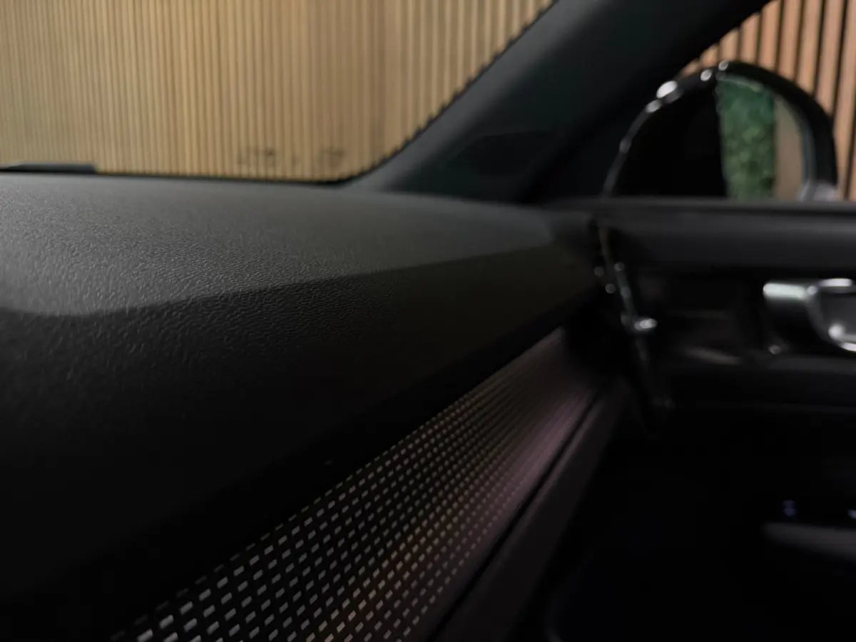 Pro | Trekhaak | Schuifdak | 360° Camera | Harman Kardon | Adaptieve Cruise Control | Bestuurdersstoel elektrisch geheugen | Stoel en Stuurwielverwarming | 20 Inch | Passagiersstoel elektri