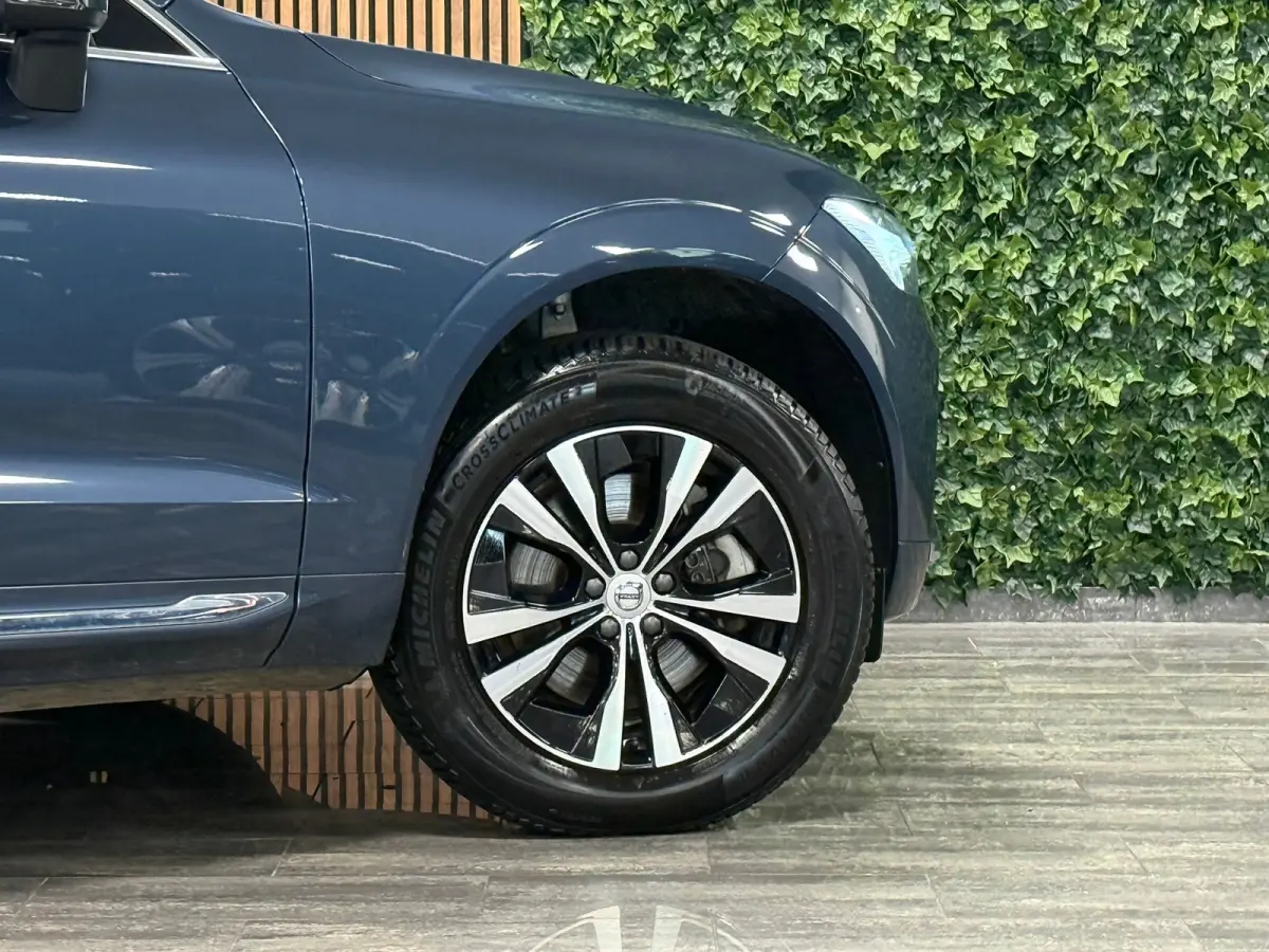 T6 AWD Recharge Bright Long Range | Trekhaak | All Season banden | Adaptieve Cruise Control | Stoelverwarming voor+achter | Stuurwielverwarming | Full LED Meesturende koplampen | Standkachel