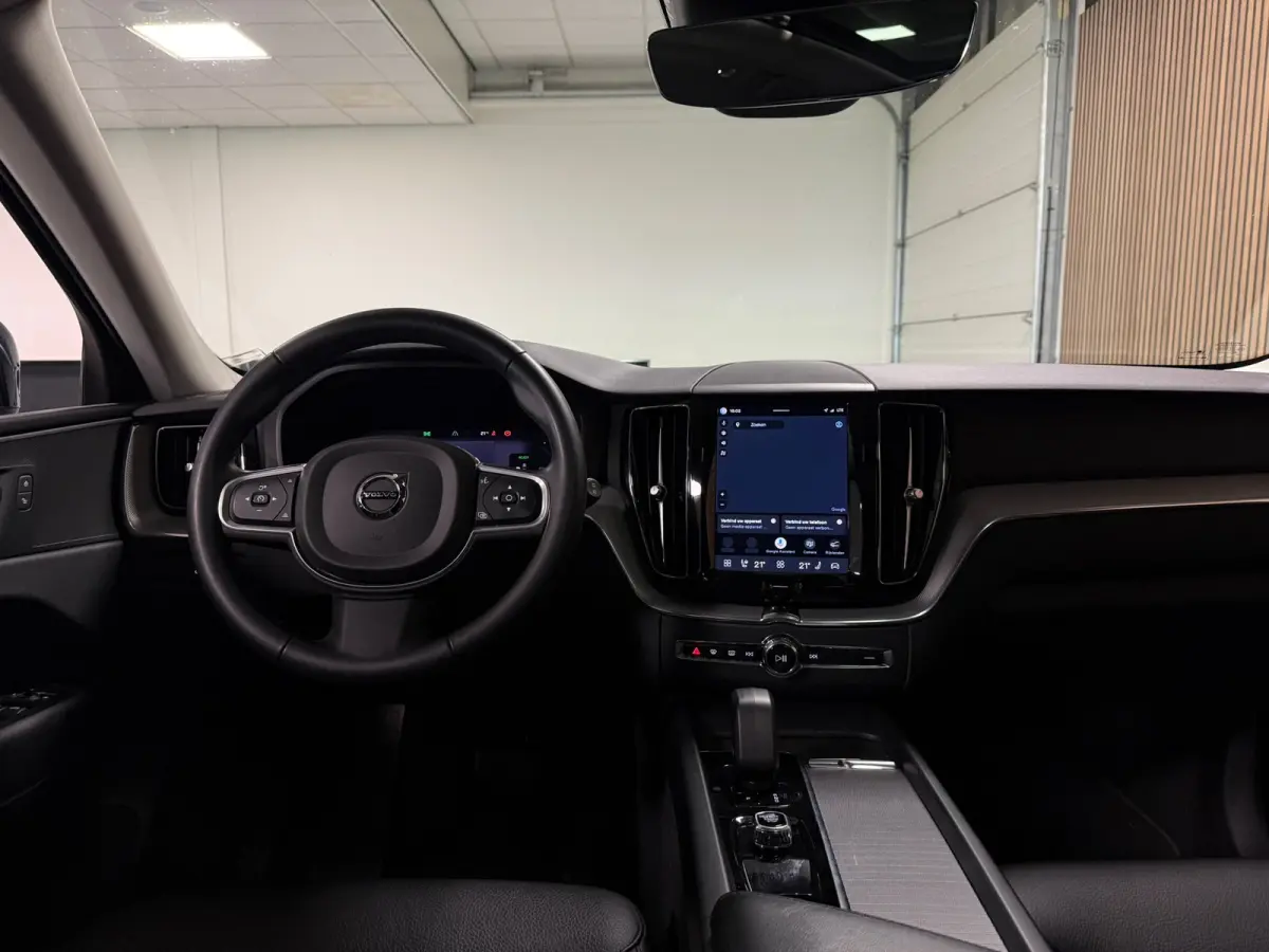 T6 AWD Recharge Bright Long Range | Trekhaak | All Season banden | Adaptieve Cruise Control | Stoelverwarming voor+achter | Stuurwielverwarming | Full LED Meesturende koplampen | Standkachel