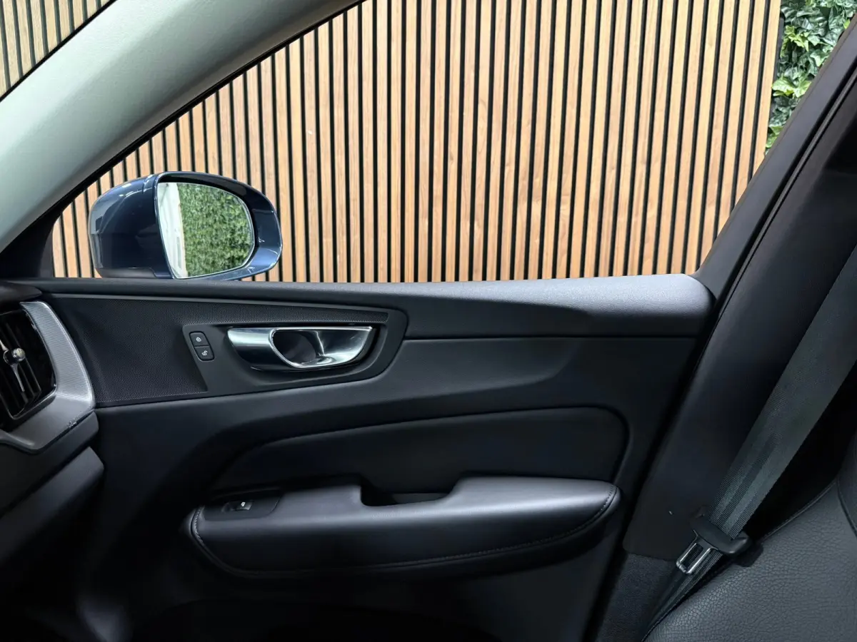 T6 AWD Recharge Bright Long Range | Trekhaak | All Season banden | Adaptieve Cruise Control | Stoelverwarming voor+achter | Stuurwielverwarming | Full LED Meesturende koplampen | Standkachel