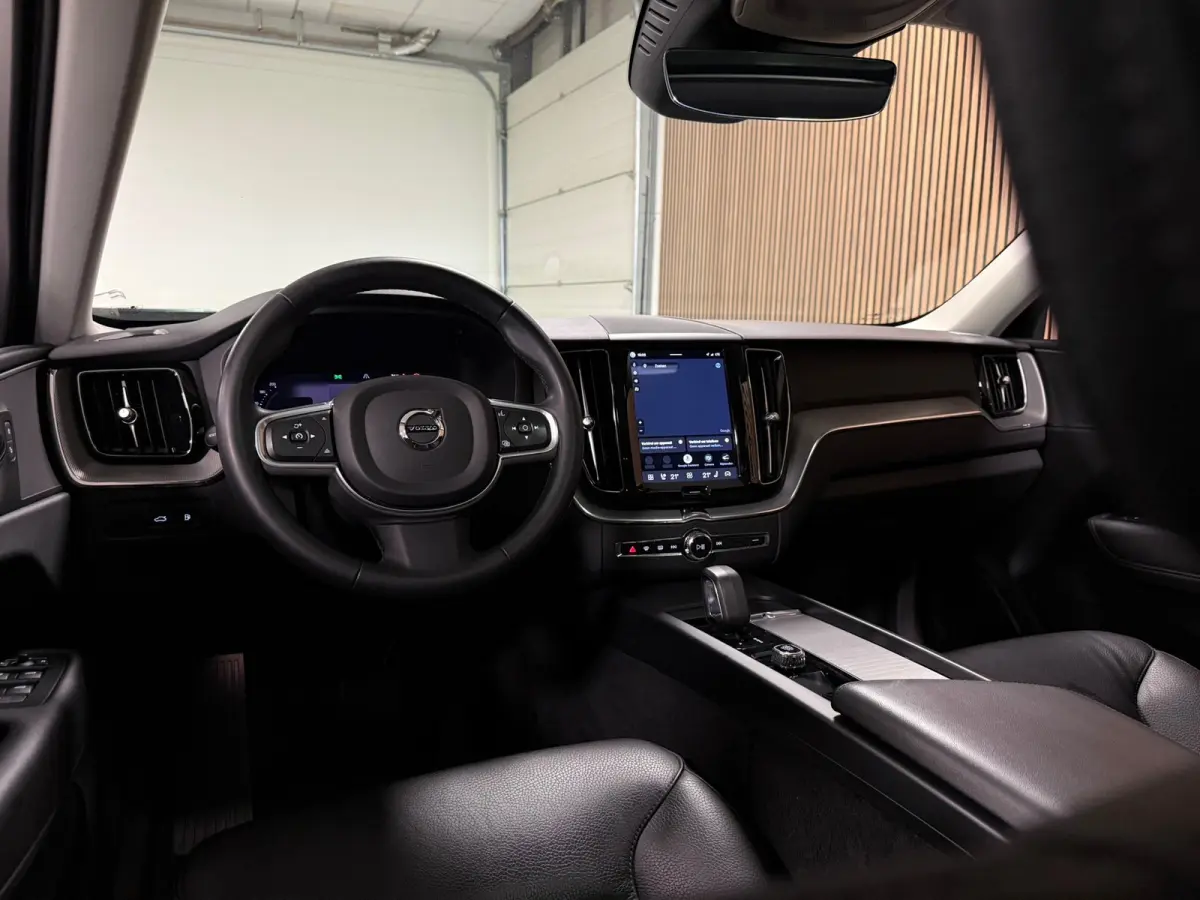T6 AWD Recharge Bright Long Range | Trekhaak | All Season banden | Adaptieve Cruise Control | Stoelverwarming voor+achter | Stuurwielverwarming | Full LED Meesturende koplampen | Standkachel