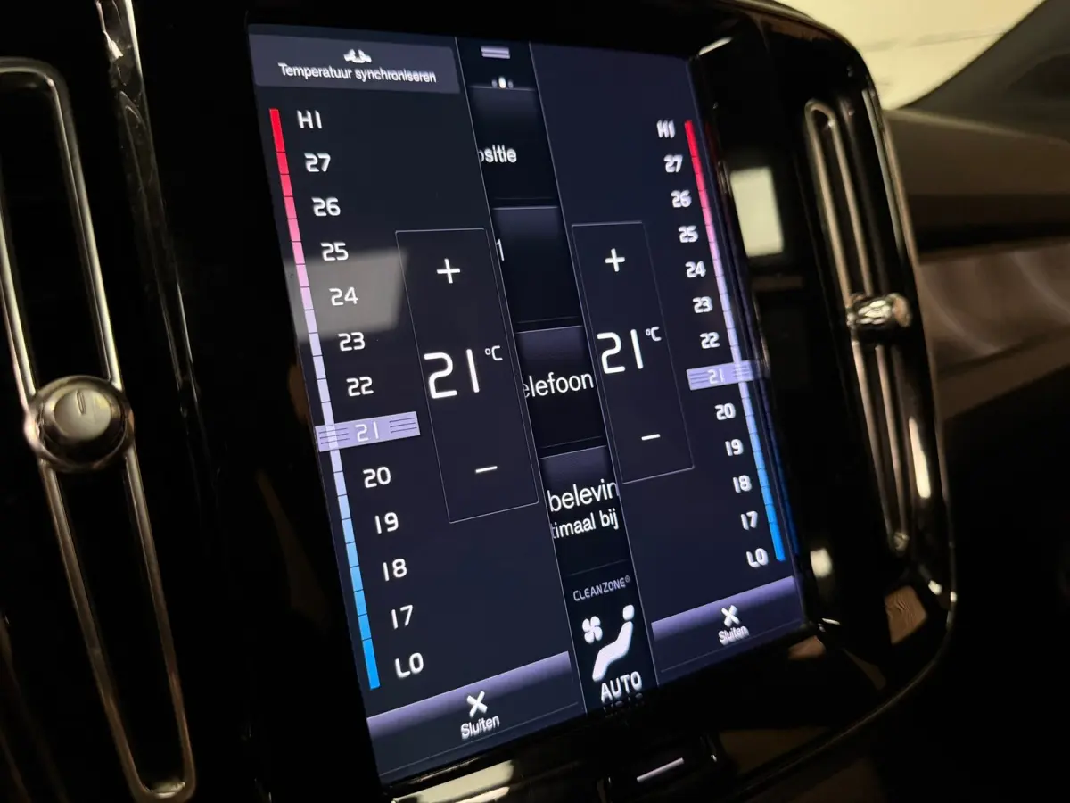 T5 Ultimate Dark | Trekhaak | Schuifdak | Harman Kardon | Parkeercamera | All Season banden | Adaptieve Cruise Control | Stoel en Stuurwielverwarming | Bestuurdersstoel elektrisch geheugen |