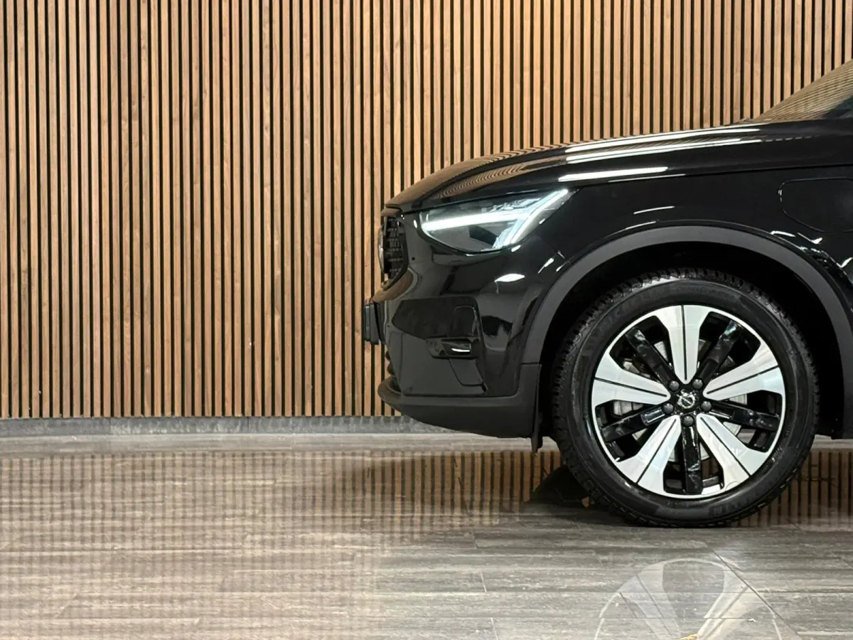 T5 Ultimate Dark | Trekhaak | Schuifdak | Harman Kardon | Parkeercamera | All Season banden | Adaptieve Cruise Control | Stoel en Stuurwielverwarming | Bestuurdersstoel elektrisch geheugen |