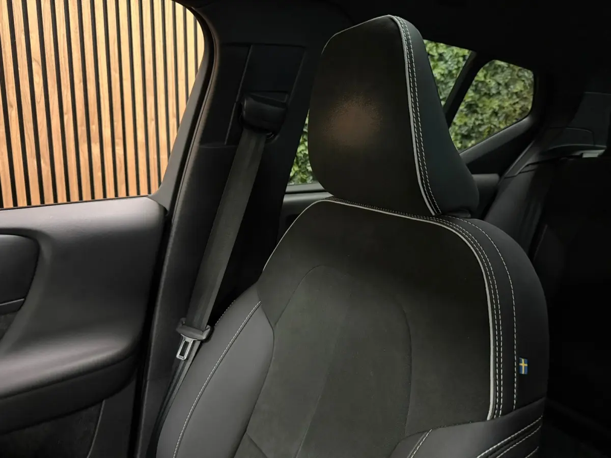 T5 Ultimate Dark | Trekhaak | Schuifdak | Harman Kardon | Parkeercamera | All Season banden | Adaptieve Cruise Control | Stoel en Stuurwielverwarming | Bestuurdersstoel elektrisch geheugen |