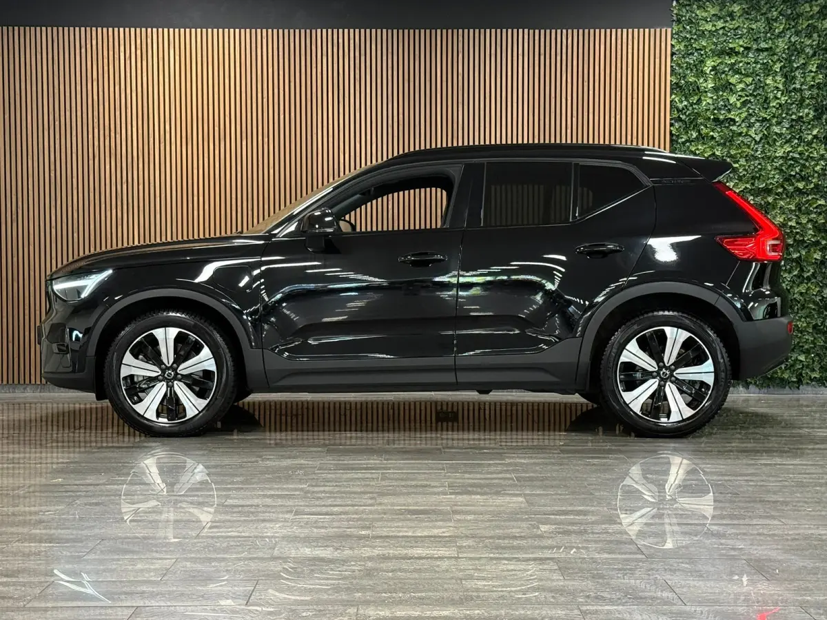 T5 Ultimate Dark | Trekhaak | Schuifdak | Harman Kardon | Parkeercamera | All Season banden | Adaptieve Cruise Control | Stoel en Stuurwielverwarming | Bestuurdersstoel elektrisch geheugen |