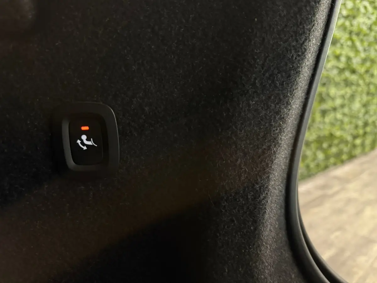 T5 Ultimate Dark | Trekhaak | Schuifdak | Harman Kardon | Parkeercamera | All Season banden | Adaptieve Cruise Control | Stoel en Stuurwielverwarming | Bestuurdersstoel elektrisch geheugen |