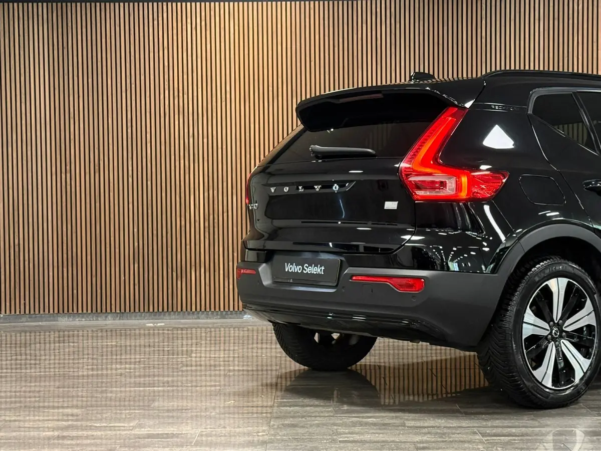 T5 Ultimate Dark | Trekhaak | Schuifdak | Harman Kardon | Parkeercamera | All Season banden | Adaptieve Cruise Control | Stoel en Stuurwielverwarming | Bestuurdersstoel elektrisch geheugen |