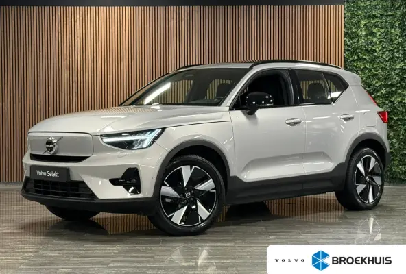 T2 Aut. Momentum | Apple Carplay/Android Auto | Cruise Control | DAB Radio | Bluetooth telefoon en audio streaming | Climate Control L+R | Parkeersensoren achter | Automatisch dimmende binne