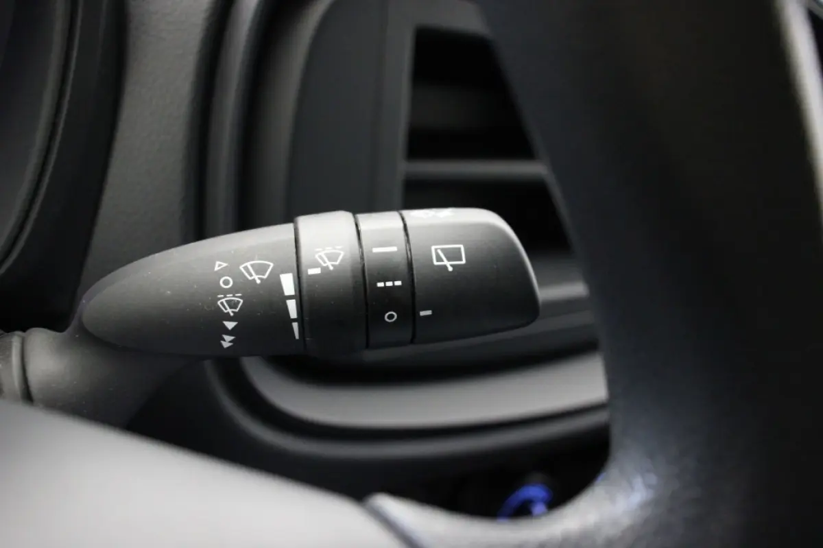 1.0 VVT-i MT - Carplay, adaptive Cruise, Airco, Paradepaartje
