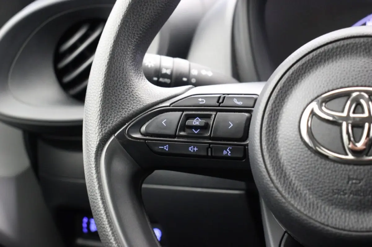 1.0 VVT-i MT - Carplay, adaptive Cruise, Airco, Paradepaartje