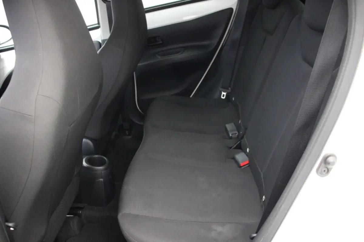 1.0 VVT-i MT - Carplay, adaptive Cruise, Airco, Paradepaartje