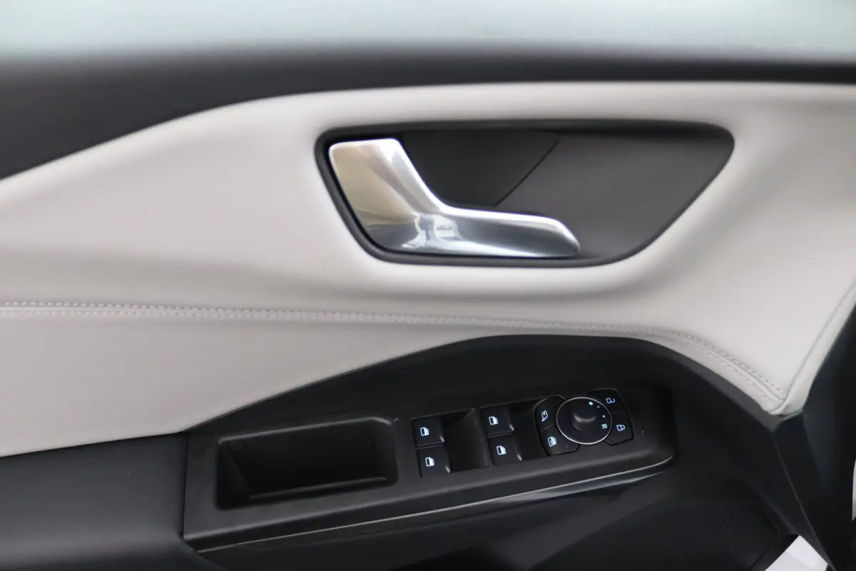 Premium 47 kWh | Panoramadak | Adaptive Cruise | BLIS | Winterpack | B&O Audio | Elektrische Achterklep