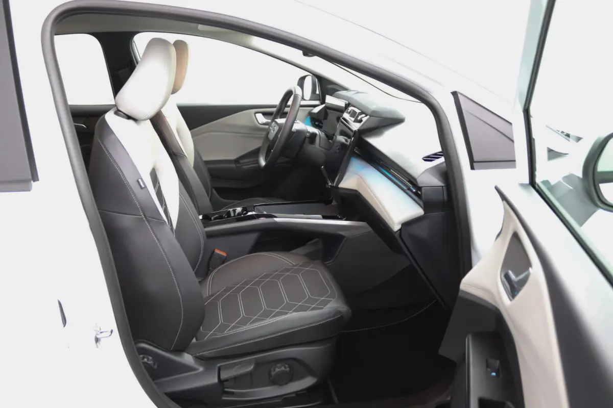 Premium 47 kWh | Panoramadak | Adaptive Cruise | BLIS | Winterpack | B&O Audio | Elektrische Achterklep