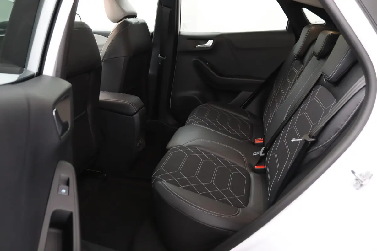 Premium 47 kWh | Panoramadak | Adaptive Cruise | BLIS | Winterpack | B&O Audio | Elektrische Achterklep