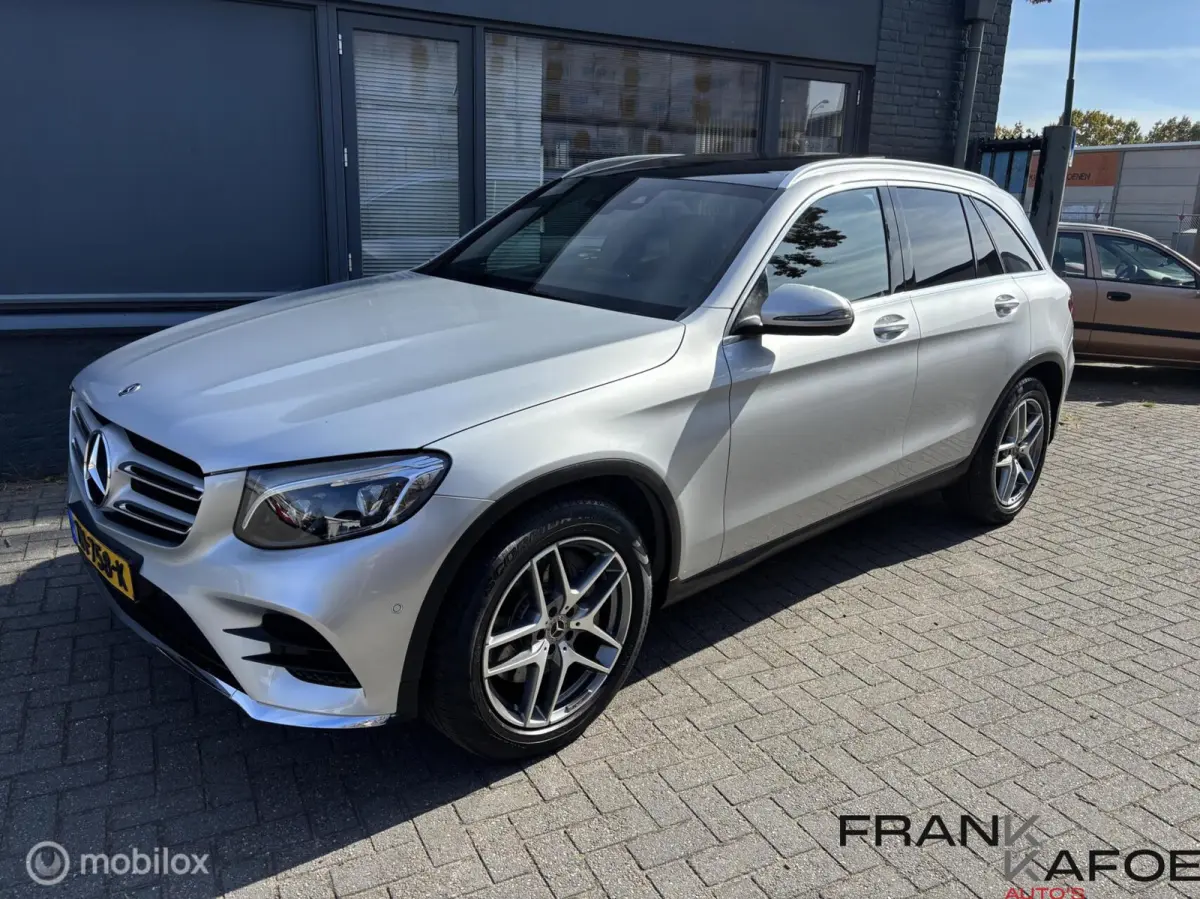 250 4MATIC Premium AMG Navi ECC Pano ILS 19"LM Camera Privacy glas