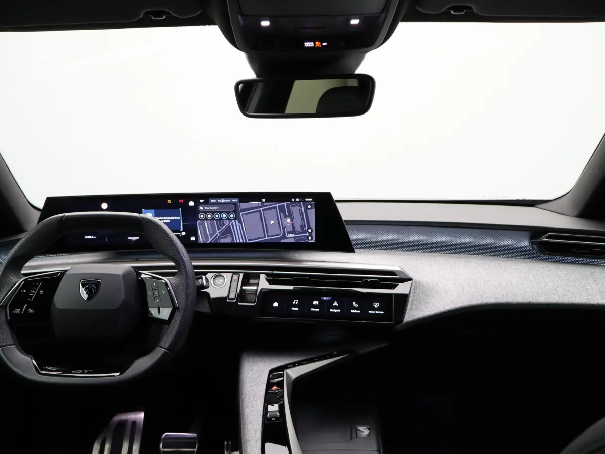 1.2 Hybrid 145 GT | Draadloze Carplay | Camera | Stoelverwarming | Stuurwielverwarming | PDC V+A | Keyless | Cruise Control Adaptief | Elek. Kofferklepbediening | 19" Lichtmetalen Velgen | N