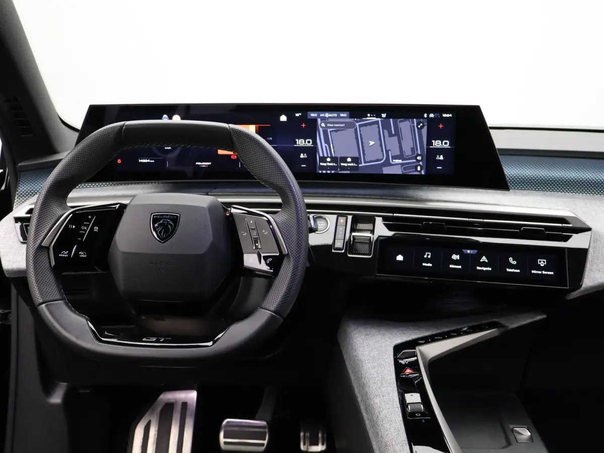 1.2 Hybrid 145 GT | Draadloze Carplay | Camera | Stoelverwarming | Stuurwielverwarming | PDC V+A | Keyless | Cruise Control Adaptief | Elek. Kofferklepbediening | 19" Lichtmetalen Velgen | N