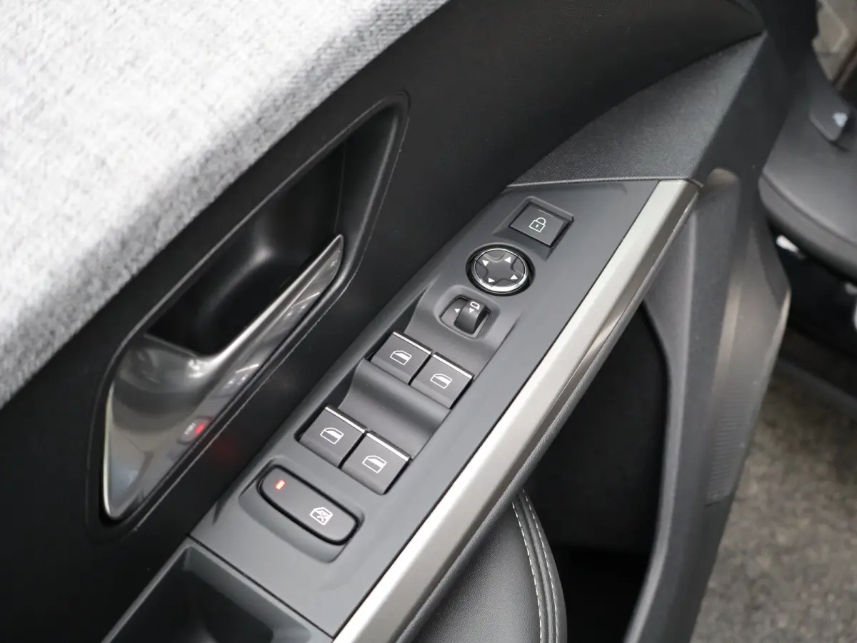 1.2 Hybrid 145 GT | Draadloze Carplay | Camera | Stoelverwarming | Stuurwielverwarming | PDC V+A | Keyless | Cruise Control Adaptief | Elek. Kofferklepbediening | 19" Lichtmetalen Velgen | N