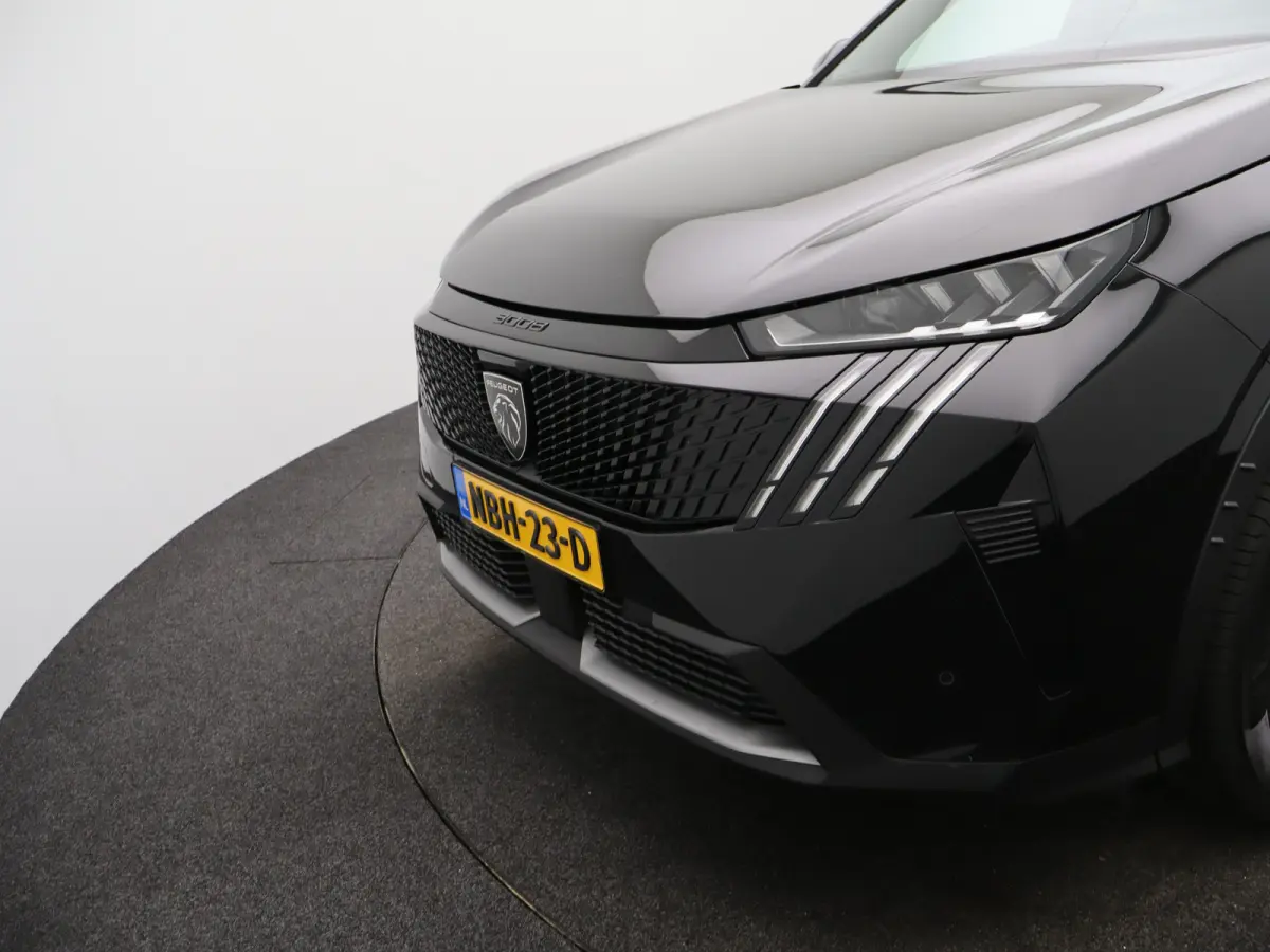 1.2 Hybrid 145 GT | Draadloze Carplay | Camera | Stoelverwarming | Stuurwielverwarming | PDC V+A | Keyless | Cruise Control Adaptief | Elek. Kofferklepbediening | 19" Lichtmetalen Velgen | N