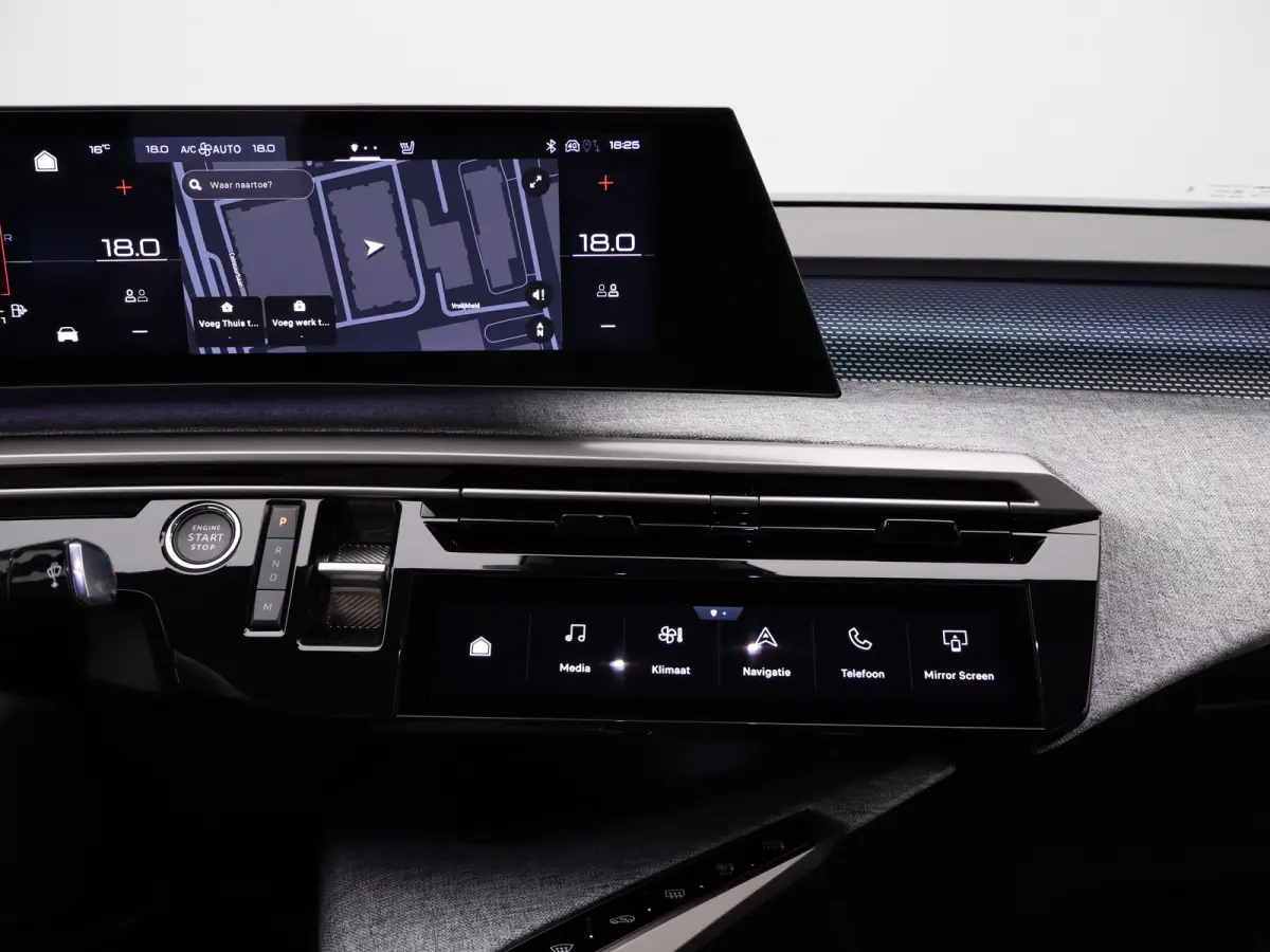 1.2 Hybrid 145 GT | Draadloze Carplay | Camera | Stoelverwarming | Stuurwielverwarming | PDC V+A | Keyless | Cruise Control Adaptief | Elek. Kofferklepbediening | 19" Lichtmetalen Velgen | N
