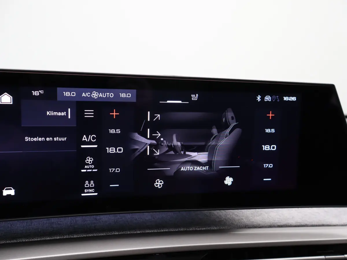 1.2 Hybrid 145 GT | Draadloze Carplay | Camera | Stoelverwarming | Stuurwielverwarming | PDC V+A | Keyless | Cruise Control Adaptief | Elek. Kofferklepbediening | 19" Lichtmetalen Velgen | N