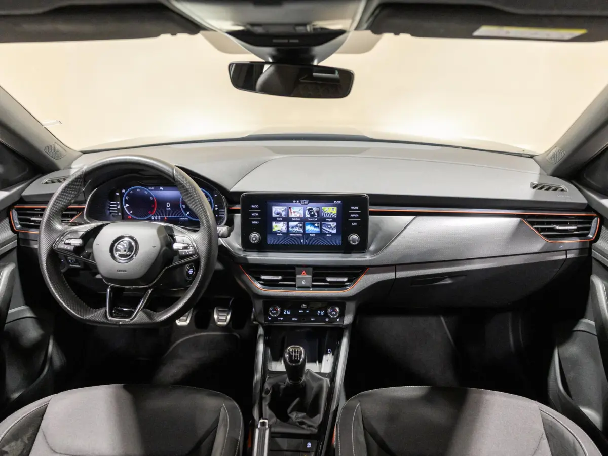 1.0 TSI Sport Business / 110pk / NAP / Trekhaak / Stoelverwarming / Achteruitrij camera /