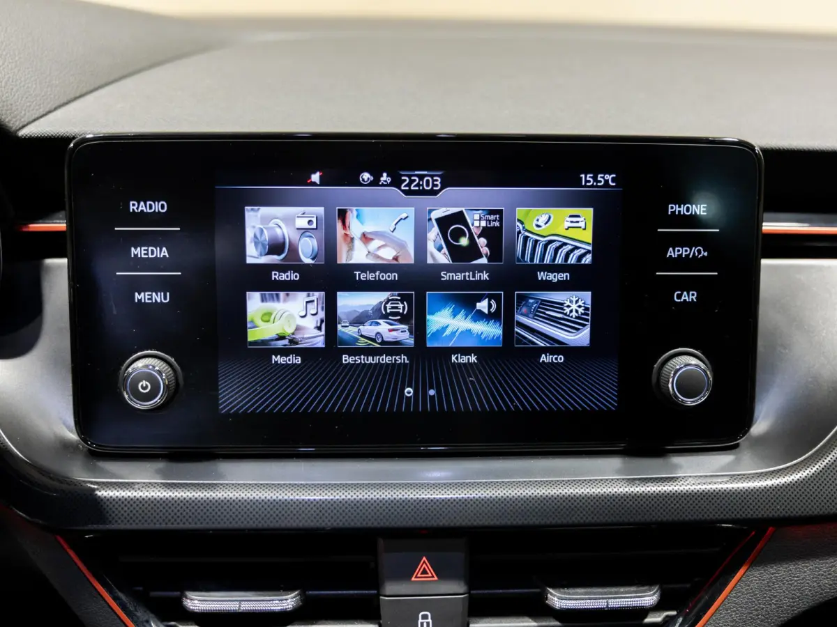 1.0 TSI Sport Business / 110pk / NAP / Trekhaak / Stoelverwarming / Achteruitrij camera /
