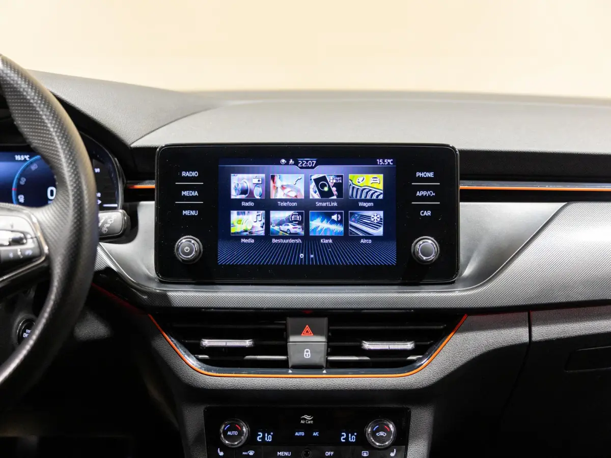 1.0 TSI Sport Business / 110pk / NAP / Trekhaak / Stoelverwarming / Achteruitrij camera /