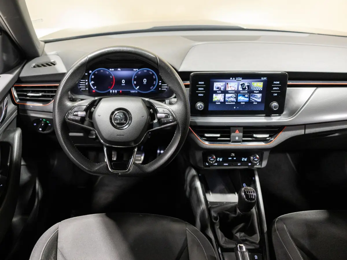 1.0 TSI Sport Business / 110pk / NAP / Trekhaak / Stoelverwarming / Achteruitrij camera /