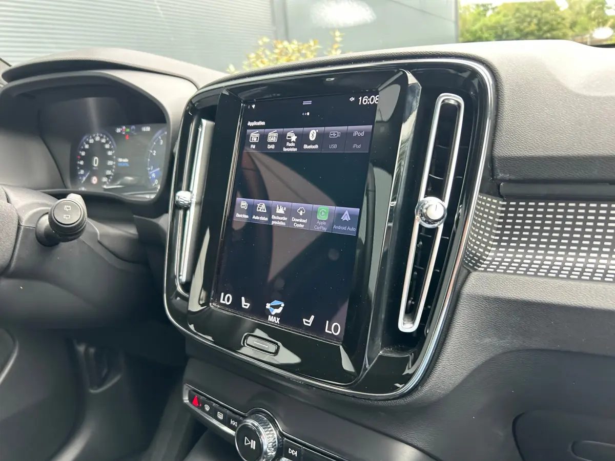 2.0 B4 R-Design | Pilot Assist | Trekhaak | Camera | Keyless |