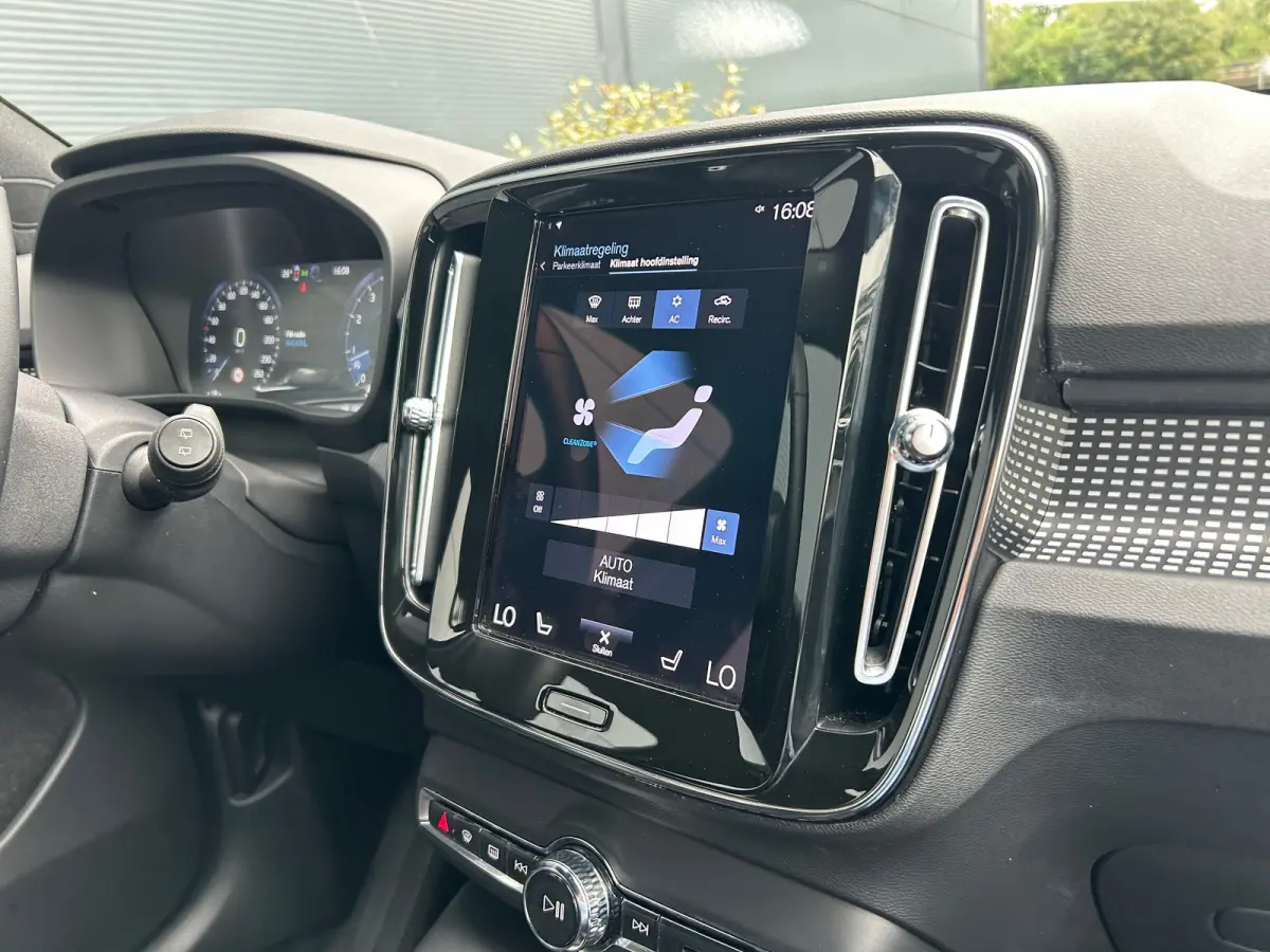 2.0 B4 R-Design | Pilot Assist | Trekhaak | Camera | Keyless |