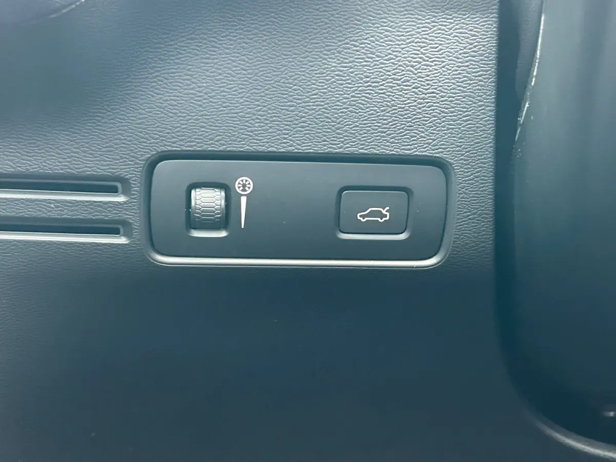 2.0 B4 R-Design | Pilot Assist | Trekhaak | Camera | Keyless |