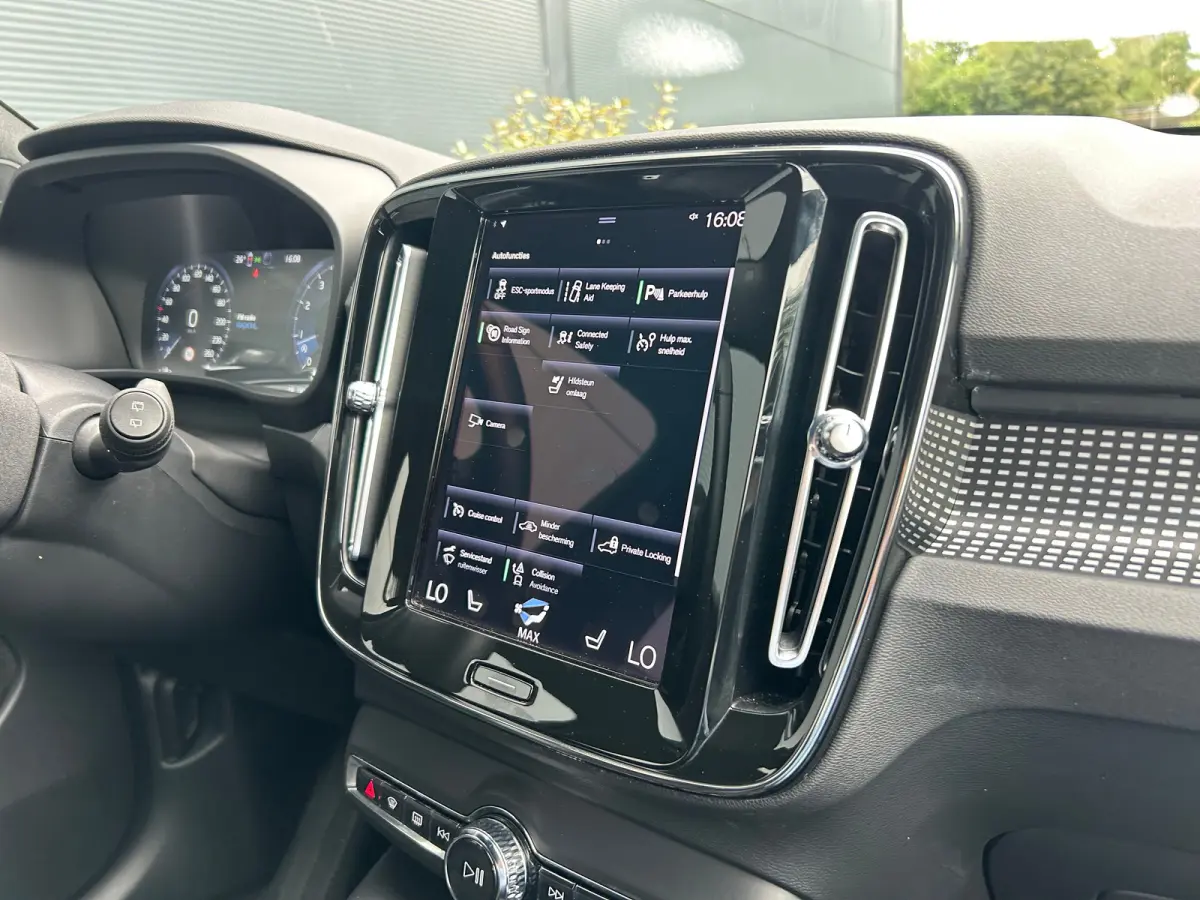 2.0 B4 R-Design | Pilot Assist | Trekhaak | Camera | Keyless |