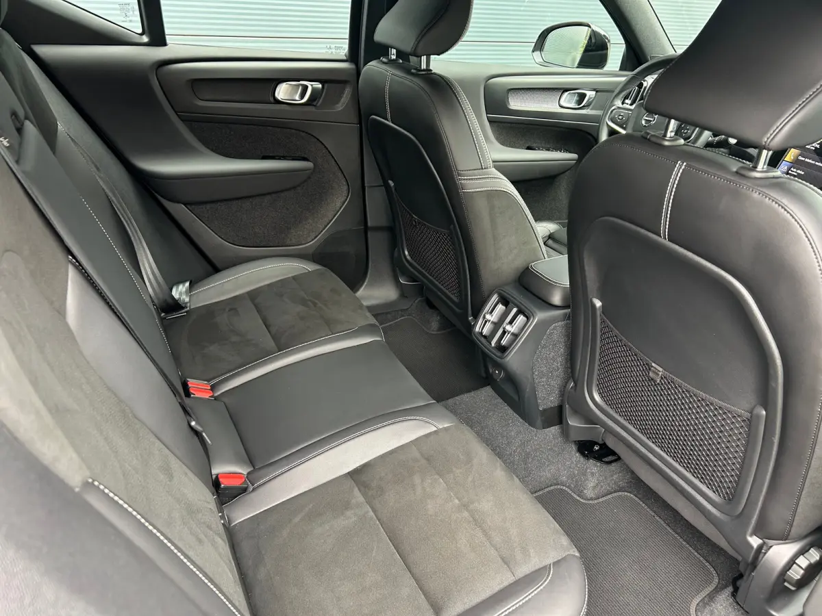 2.0 B4 R-Design | Pilot Assist | Trekhaak | Camera | Keyless |
