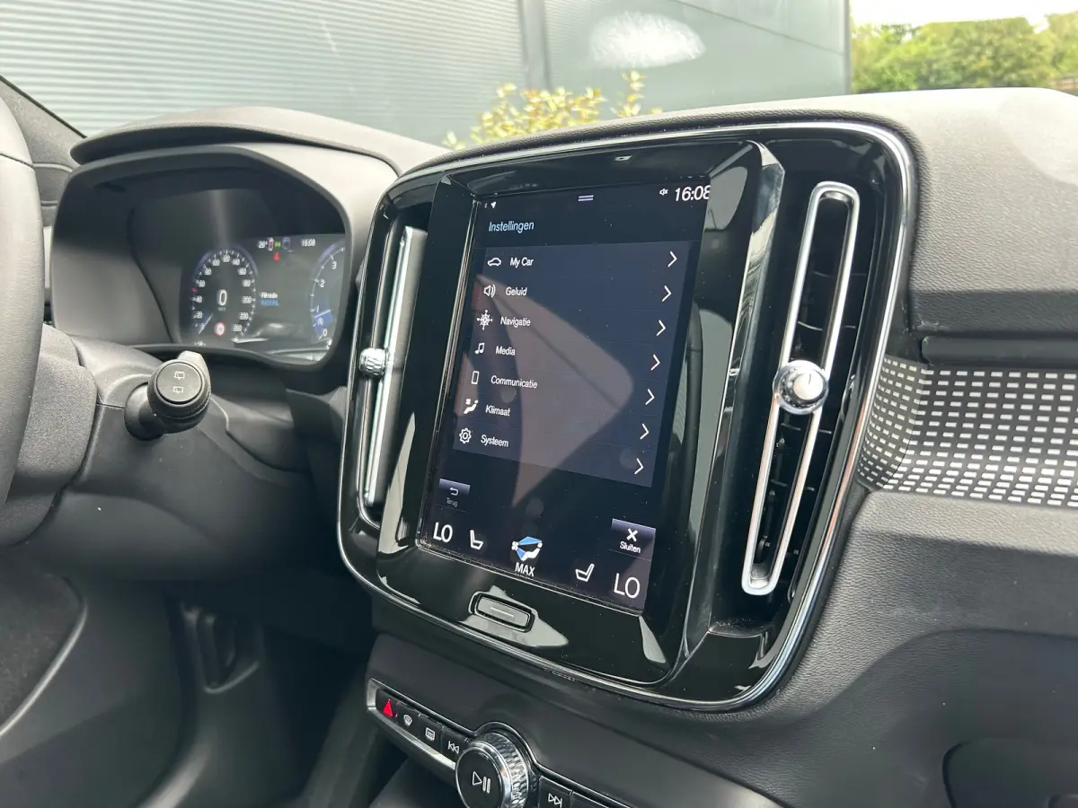2.0 B4 R-Design | Pilot Assist | Trekhaak | Camera | Keyless |