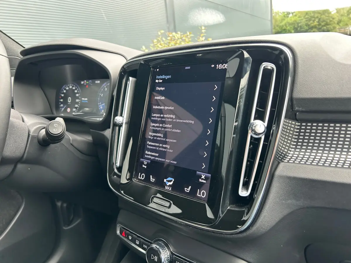 2.0 B4 R-Design | Pilot Assist | Trekhaak | Camera | Keyless |