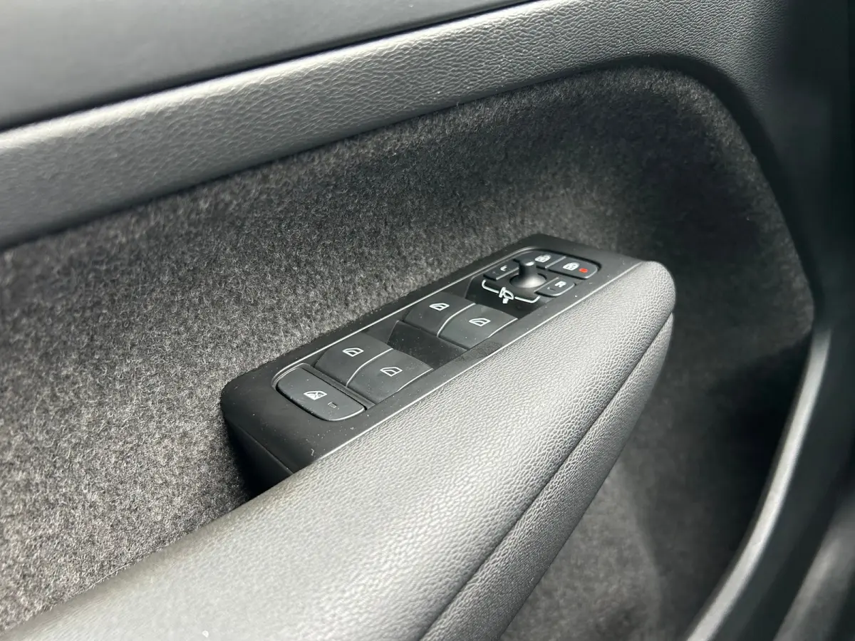 2.0 B4 R-Design | Pilot Assist | Trekhaak | Camera | Keyless |