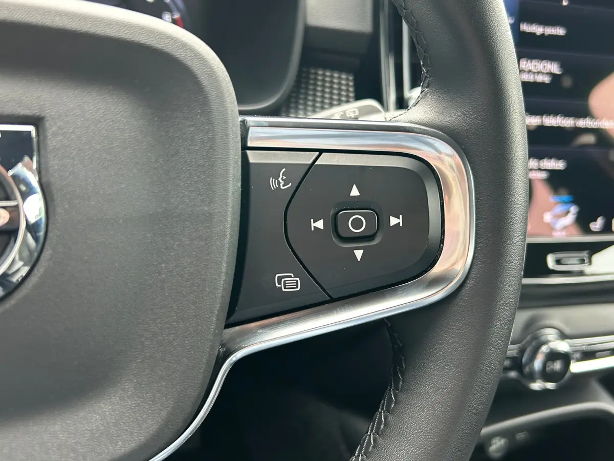 2.0 B4 R-Design | Pilot Assist | Trekhaak | Camera | Keyless |