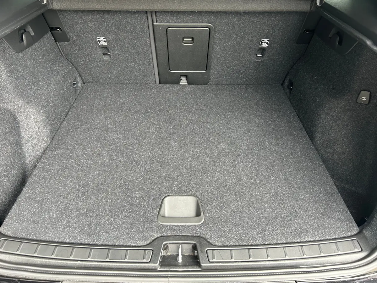 2.0 B4 R-Design | Pilot Assist | Trekhaak | Camera | Keyless |