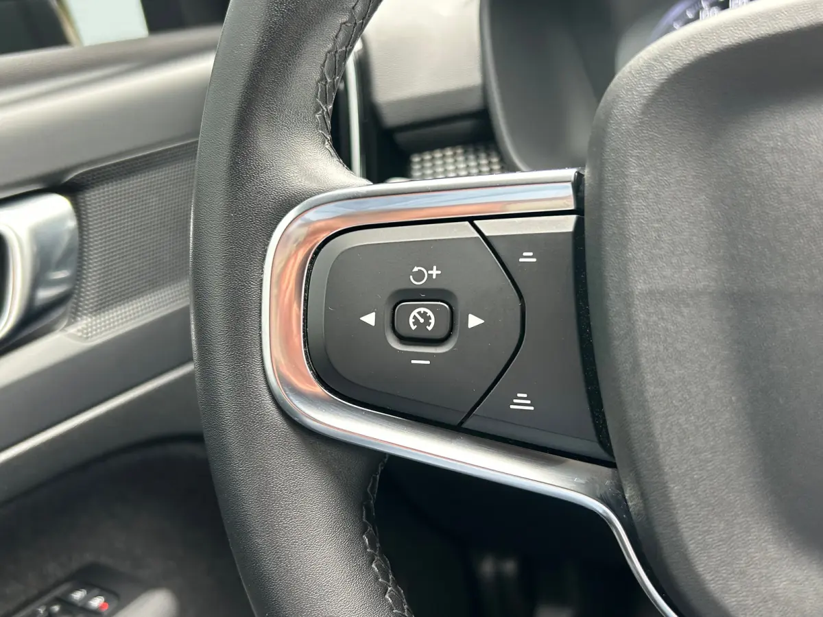 2.0 B4 R-Design | Pilot Assist | Trekhaak | Camera | Keyless |