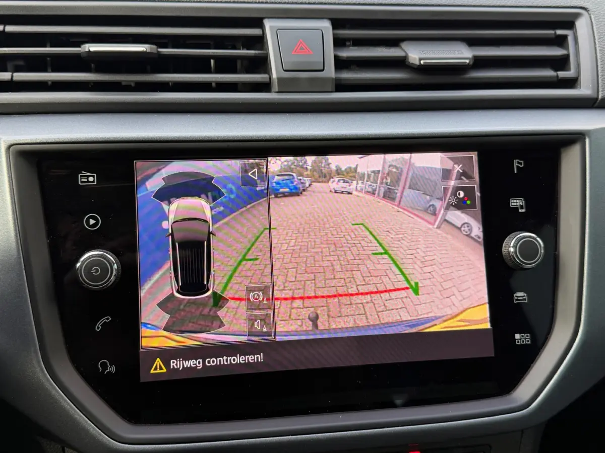 1.0 TSI Style Business|1e Eigenaar|Trekhaak|AppleCarPlay|Camera|Navi|Climate|Cruise|PDC V+A|N.A.P|Apk tot 07-05-2026|