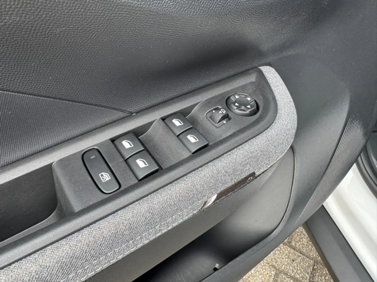 1.2 Turbo Hybrid GS (7P) met Navi/Camera, AGR-stoelen, Nieuwe auto!
