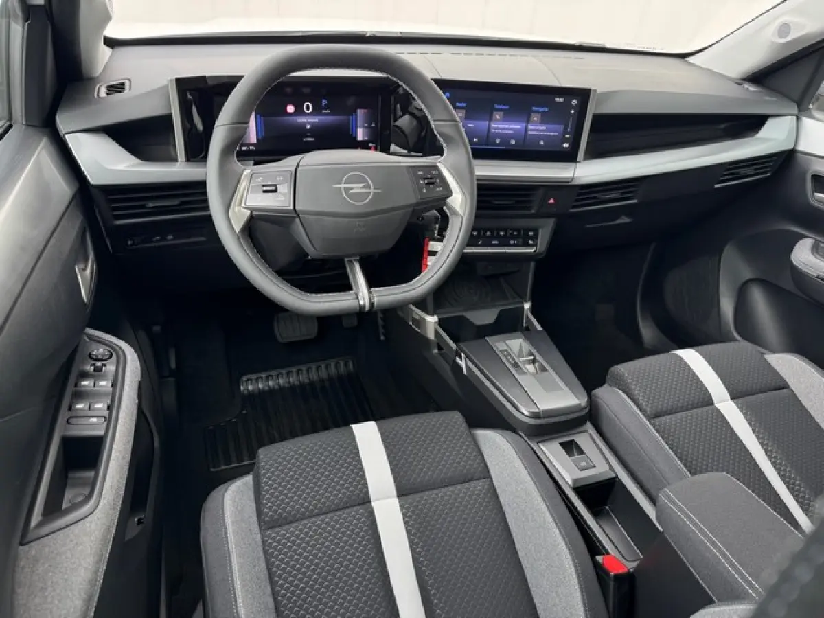 1.2 Turbo Hybrid GS (7P) met Navi/Camera, AGR-stoelen, Nieuwe auto!