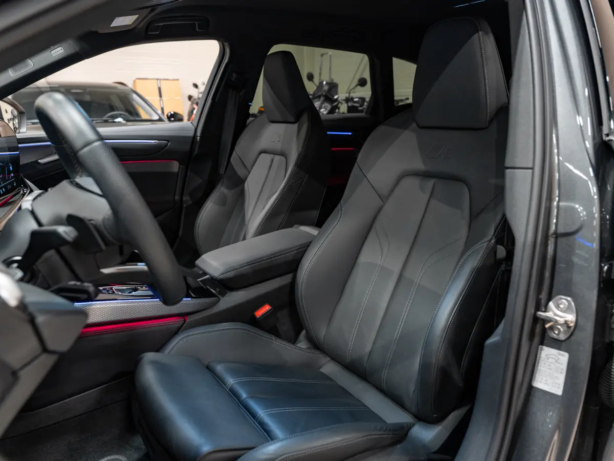 2.0 e-hybrid quattro S-Line Competition 367PK, B&O 3D, Passagiers Display, Ambiënte Light, 360 Cam, 21"Velg,