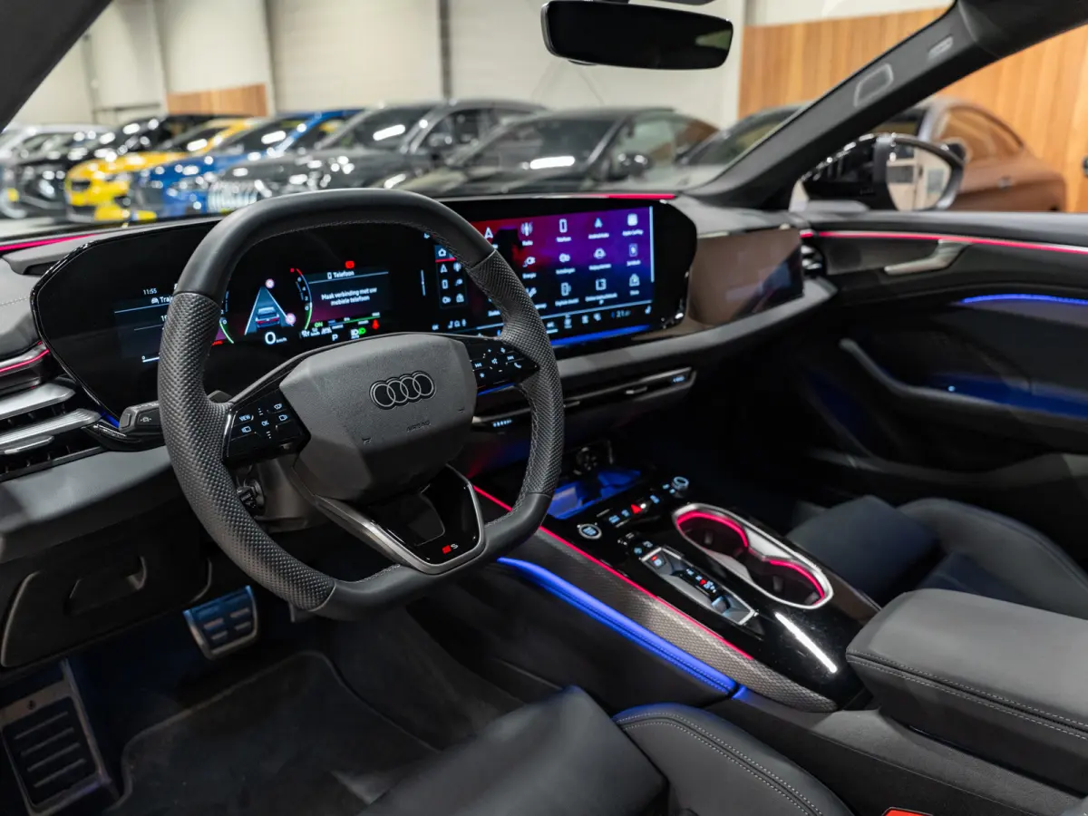 2.0 e-hybrid quattro S-Line Competition 367PK, B&O 3D, Passagiers Display, Ambiënte Light, 360 Cam, 21"Velg,