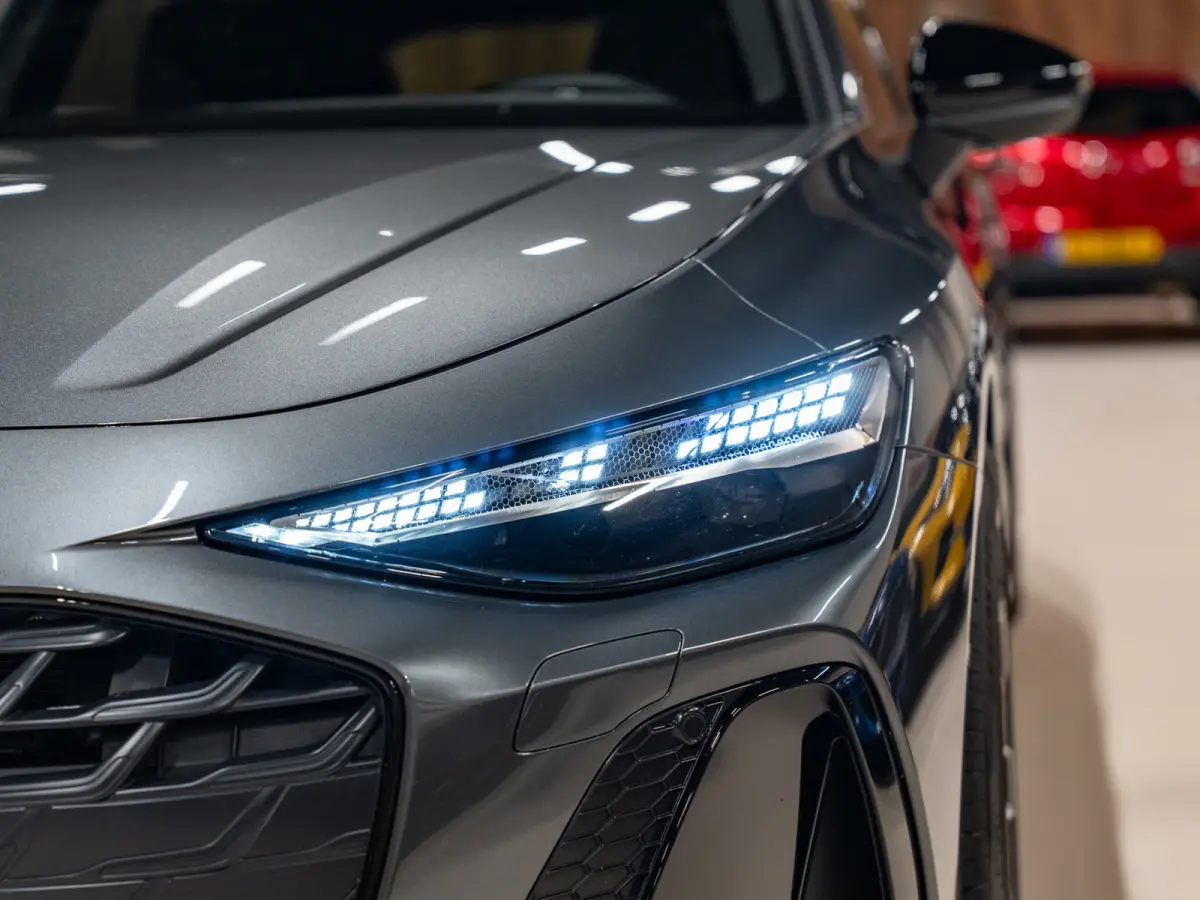 2.0 e-hybrid quattro S-Line Competition 367PK, B&O 3D, Passagiers Display, Ambiënte Light, 360 Cam, 21"Velg,
